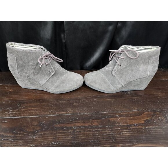EUC TOMS Desert Wedge Gray Suede Lace-Up Booties/Sz. 6M - Picture 4 of 9